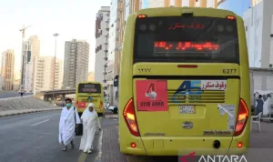 20251006-bus-shalawat-beroperasi-kembali-100625-aww-1